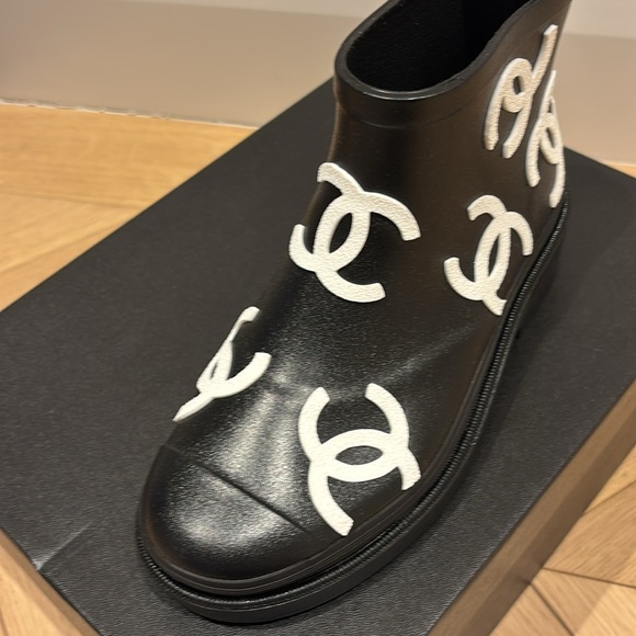 Black low rain boots with white print size 37 - Picture 2 of 7